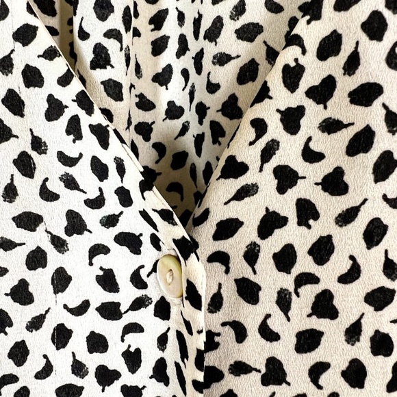 H&M Leaf Design Button Down Sheer Blouse ⭐️2X Host Pick ⭐️ - Picture 4 of 9